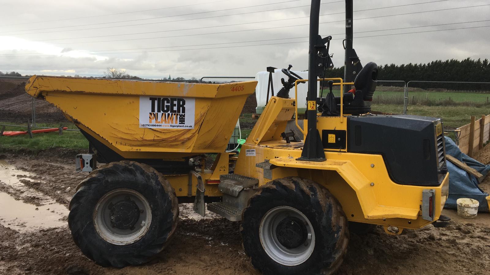Why You May Need to Hire a 6-Tonne Dumper